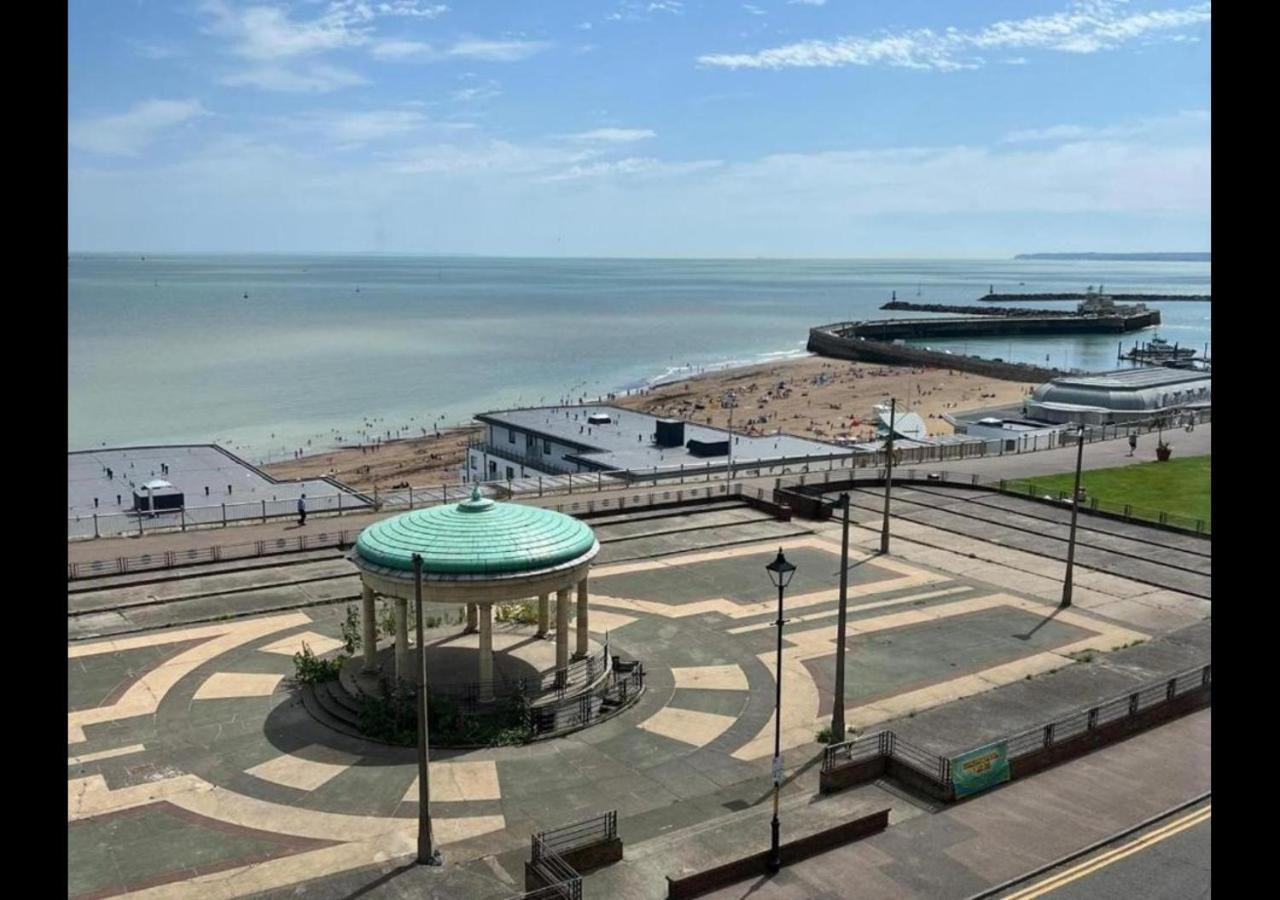 Beach View Apartment - Top Floor Sea View Ramsgate Extérieur photo